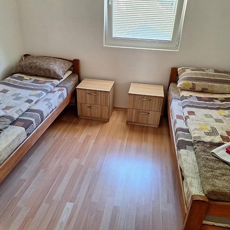 Appartement Apartman Ognjenovic à Plužine Extérieur photo