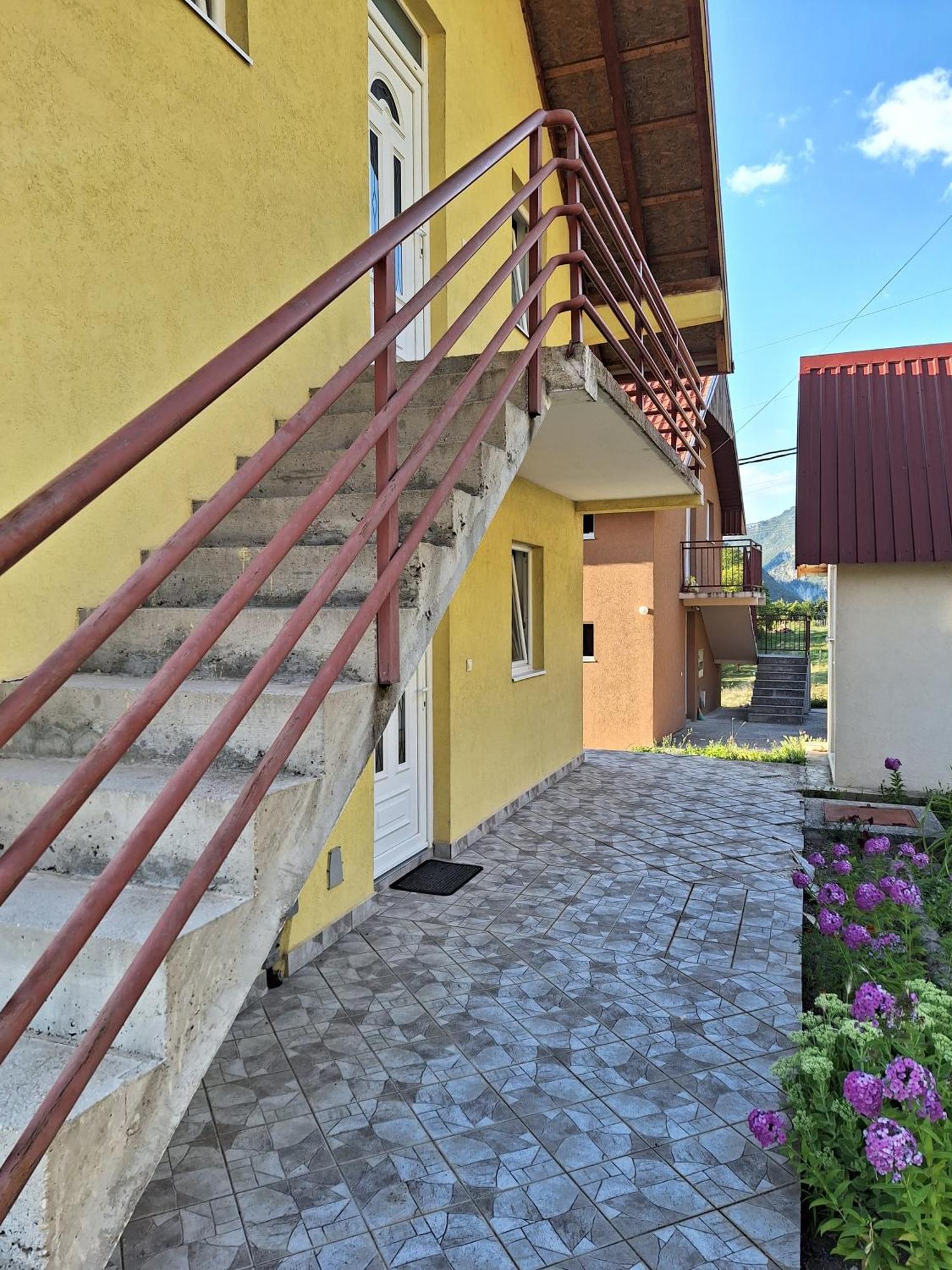 Appartement Apartman Ognjenovic à Plužine Extérieur photo