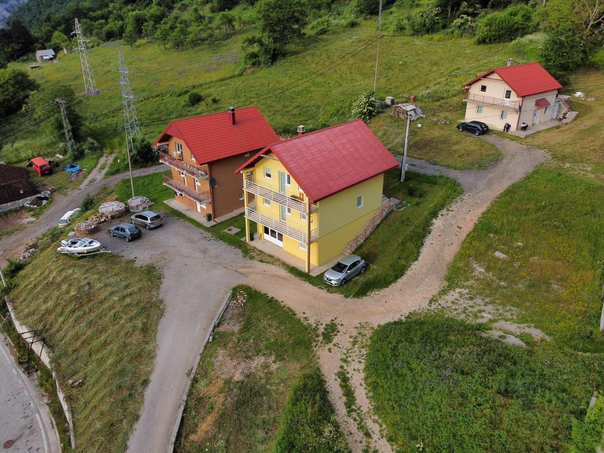 Appartement Apartman Ognjenovic à Plužine Extérieur photo